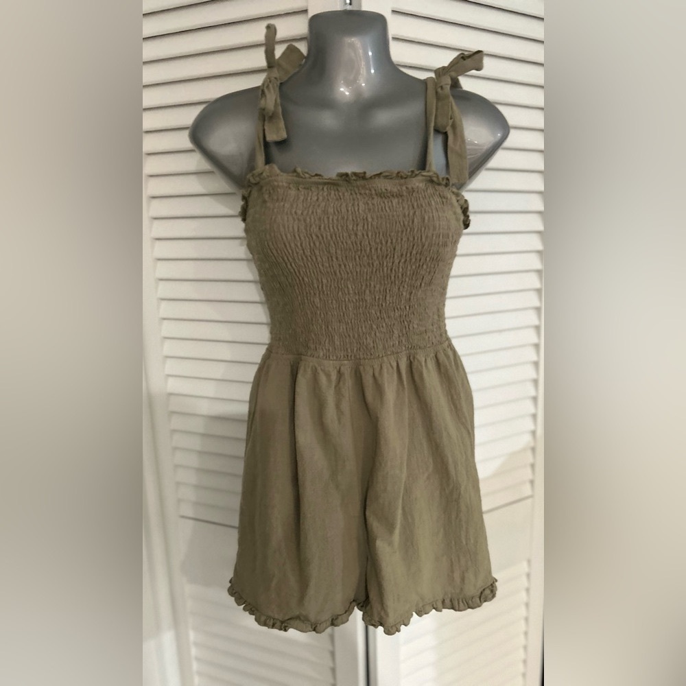 Eilly Bazar light olive/army green small sleeveless smocked ruffled edge romper